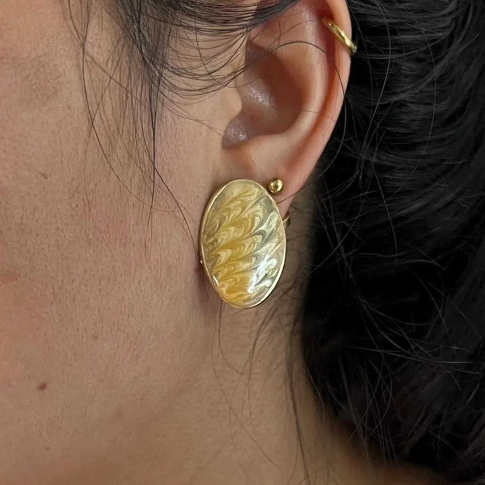 Vintage yellow‎ Enameled oval shape Goldtone post earrings